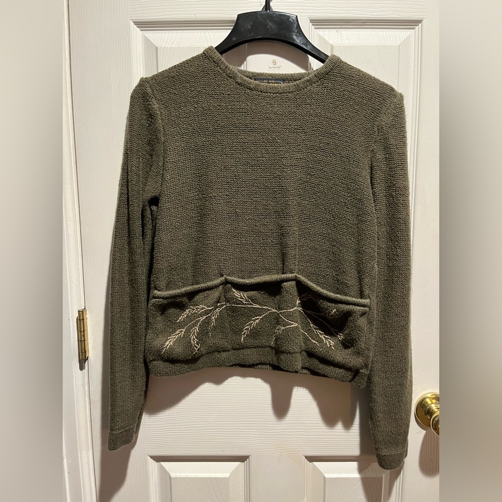 Woman’s Woolrich Green Multi-Pocket Sweater